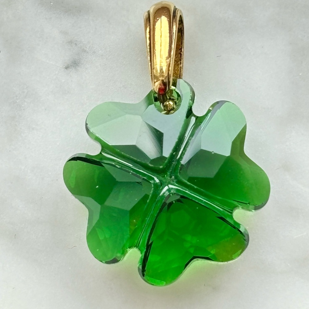 Swarovski Emerald Green Clover Pin - NWOT